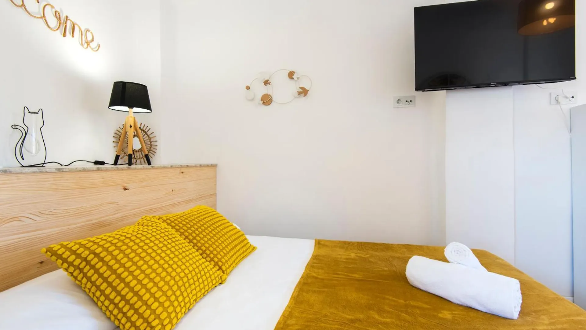 Apartment Malaga Tour Museums Constitucion Square