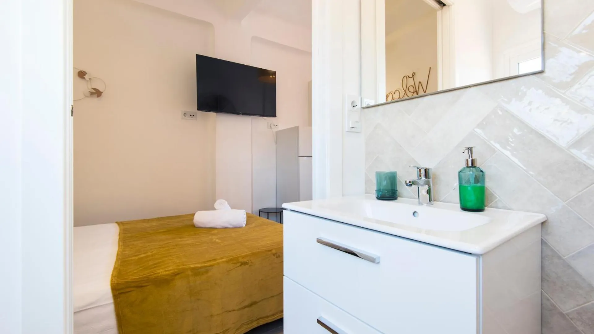 Apartment Malaga Tour Museums Constitucion Square